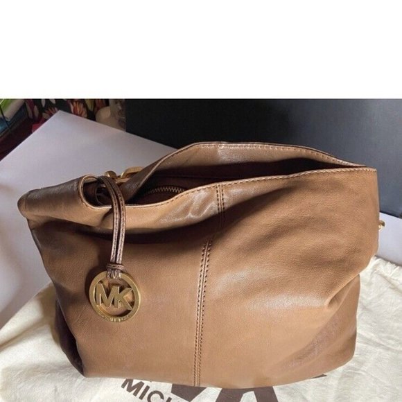 Michael Kors X-Large Leather Bag - Picture 1 of 6
